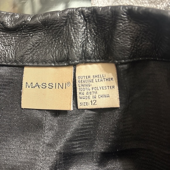 Massini Black Leather Pencil Skirt - Picture 2 of 3